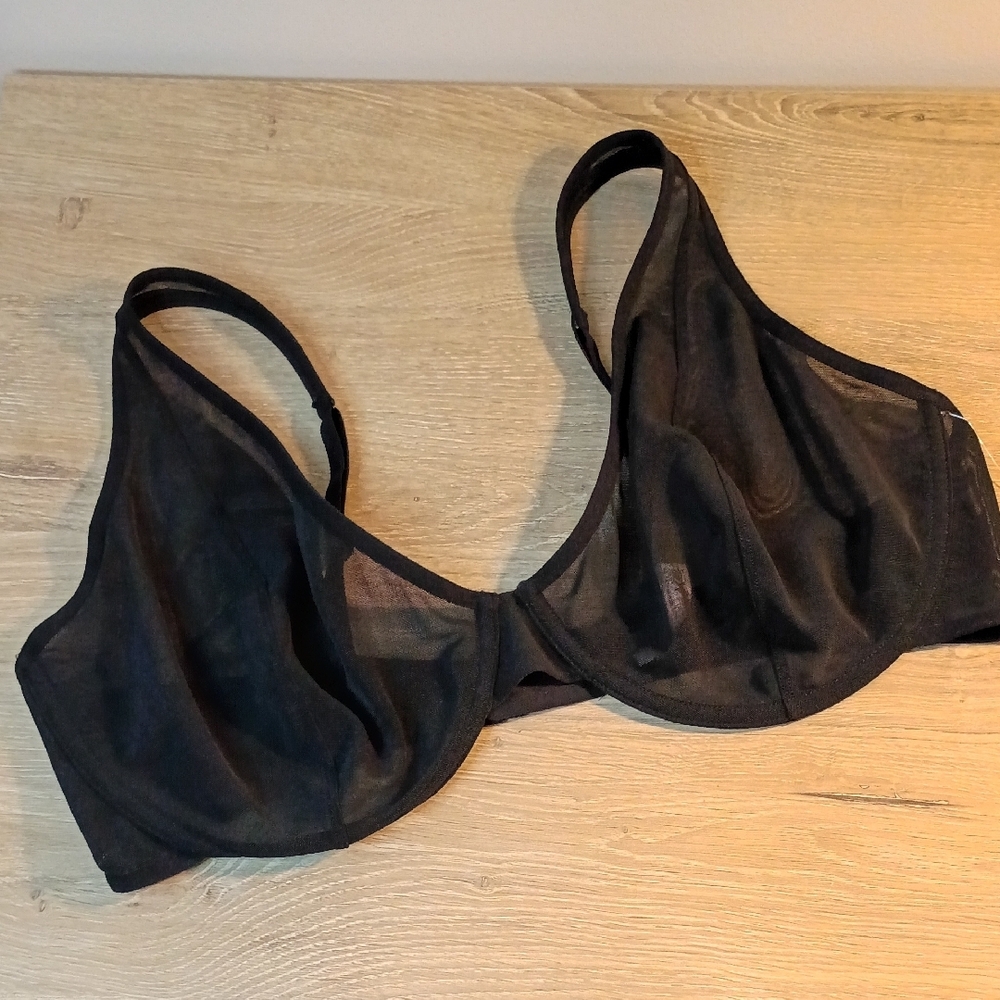 Old Navy Mesh Black Underwire Plunge Bra Size 38DD NWT